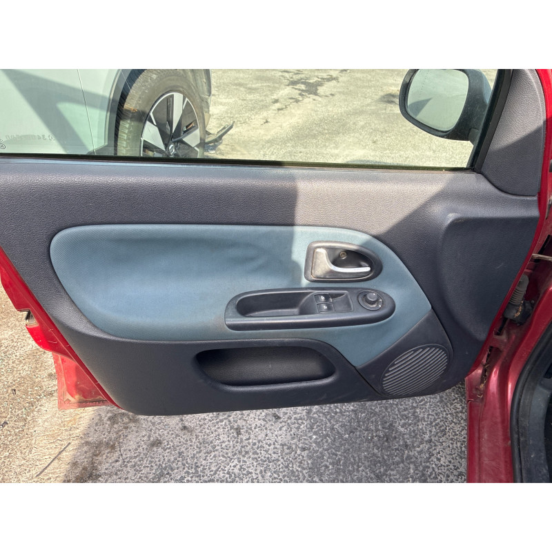 RENAULT CLIO 2 PHASE 2 1.2i - 16V Photo n°15