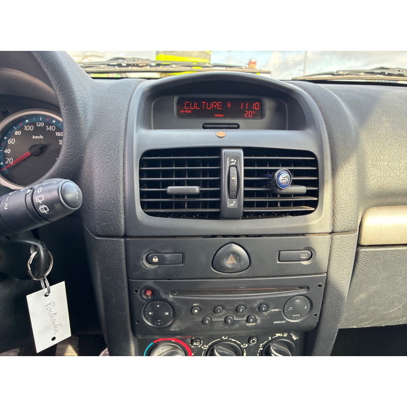 RENAULT CLIO 2 PHASE 2 1.2i - 16V Photo n°18