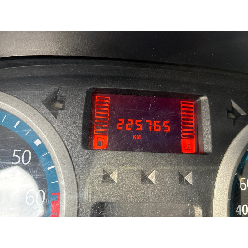 RENAULT CLIO 2 PHASE 2 1.2i - 16V Photo n°20