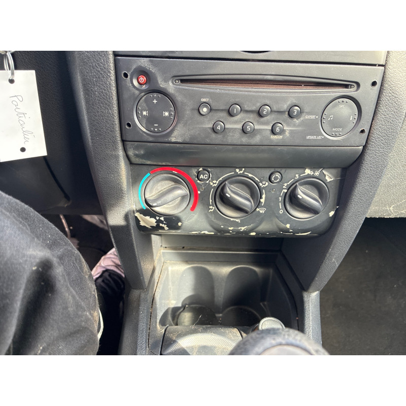 RENAULT CLIO 2 PHASE 2 1.2i - 16V Photo n°21
