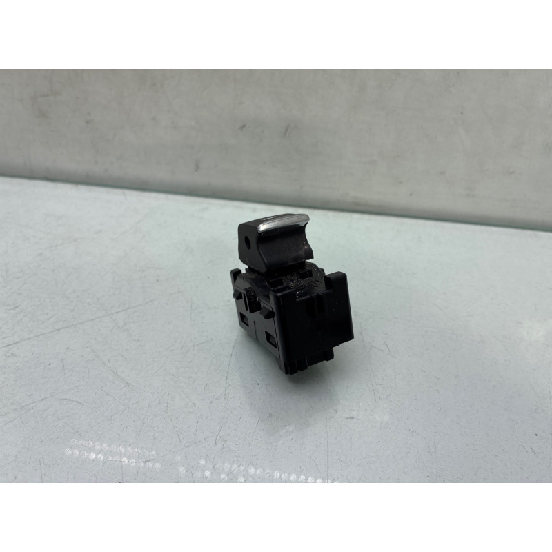 Interrupteur de leve vitre arriere droit FORD FOCUS 4 Photo n°1