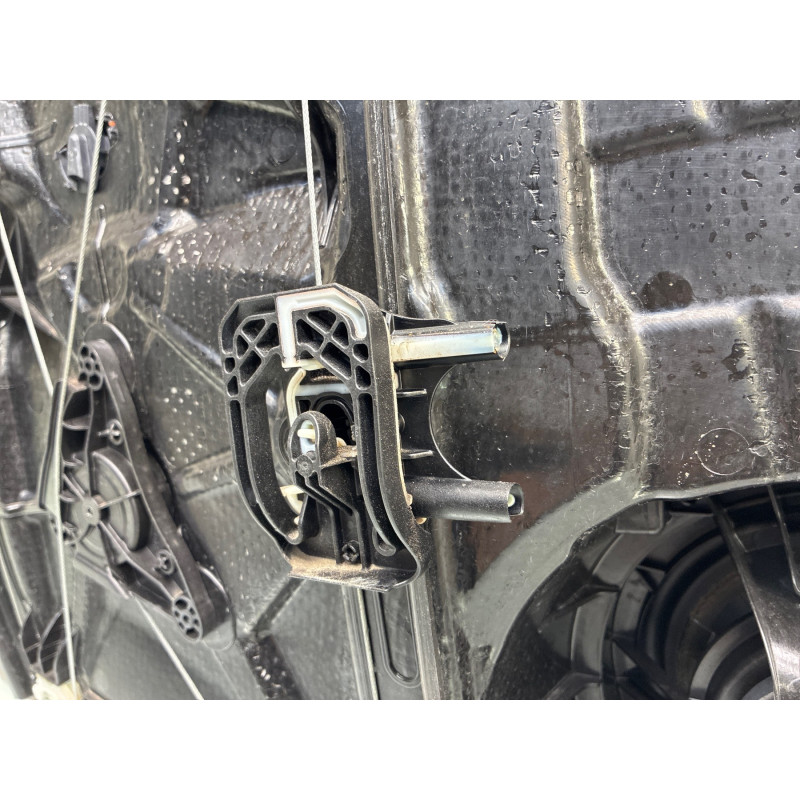 Leve vitre electrique avant droit FORD FOCUS 4 Photo n°4