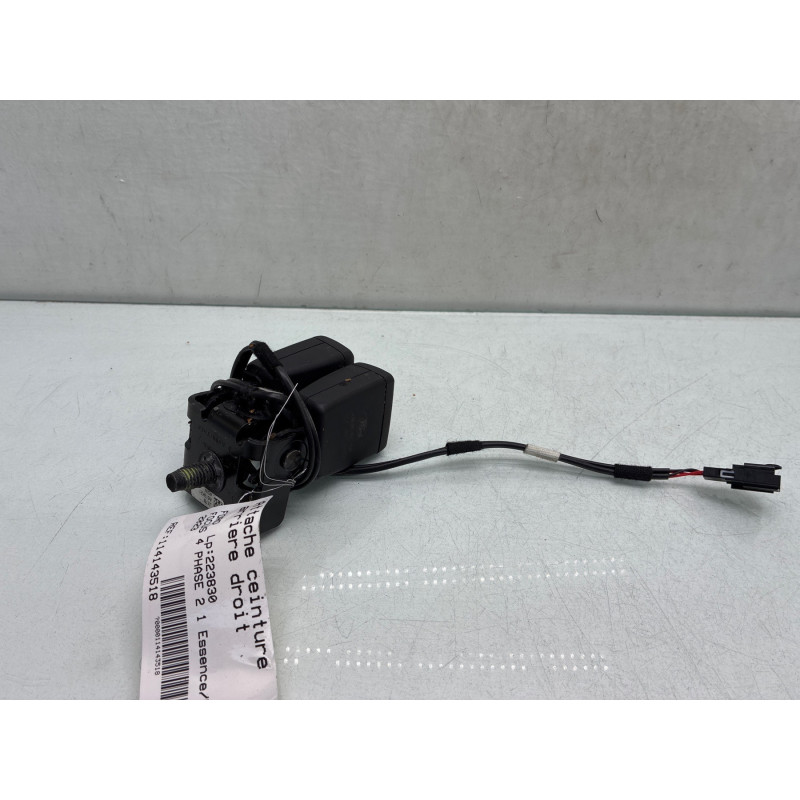 Attache ceinture arriere droit FORD FOCUS 4 Photo n°4
