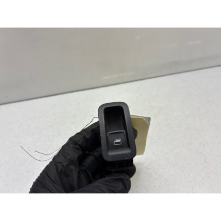 Interrupteur de leve vitre avant droit VOLKSWAGEN POLO 5