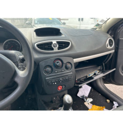 Attache ceinture arriere droit RENAULT CLIO 3