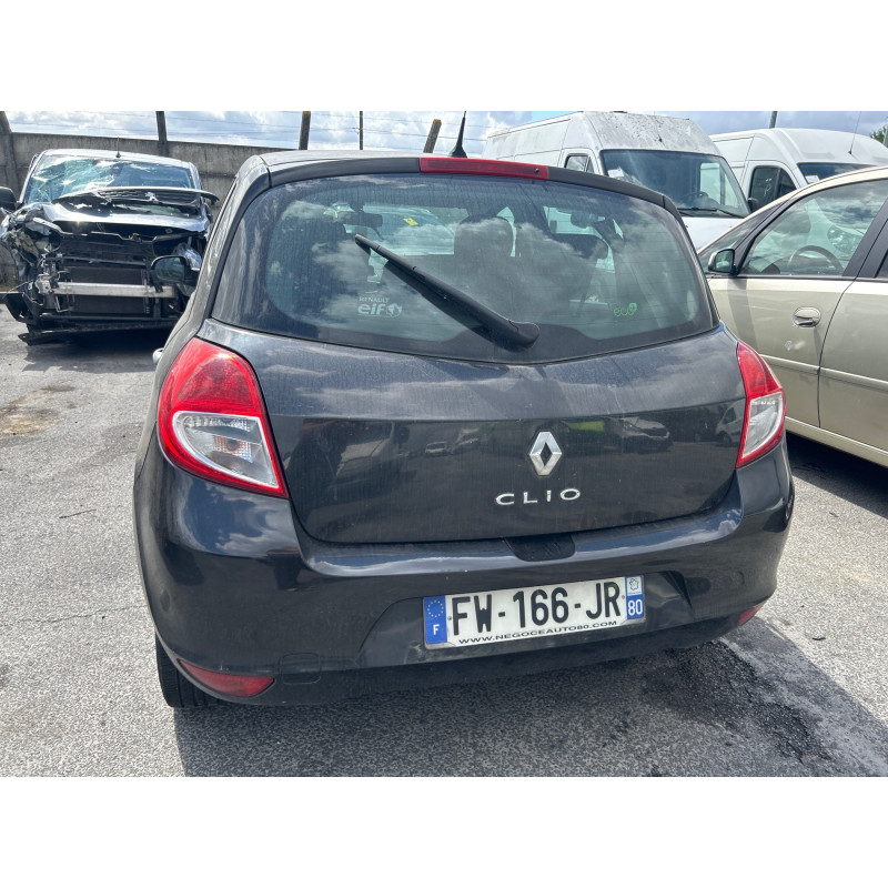 Attache ceinture arriere droit RENAULT CLIO 3 Photo n°11