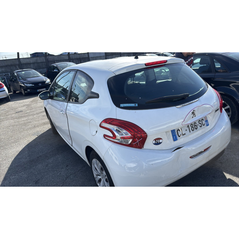 Custode avant gauche (porte) PEUGEOT 208 1 Photo n°17