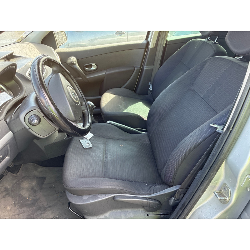 Attache ceinture arriere droit RENAULT CLIO 3 Photo n°5