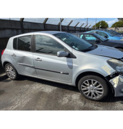 Attache ceinture arriere droit RENAULT CLIO 3