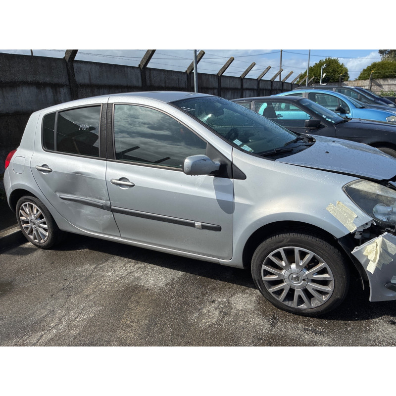 Attache ceinture arriere droit RENAULT CLIO 3 Photo n°10