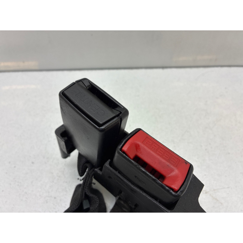Attache ceinture arriere gauche RENAULT CLIO 3 Photo n°2