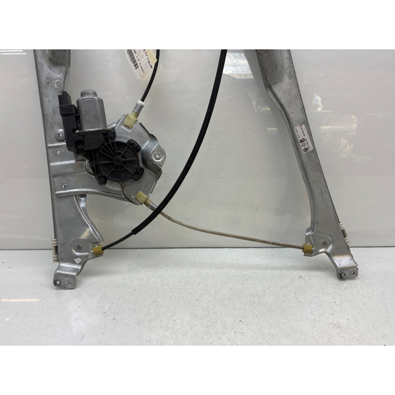Leve vitre electrique avant gauche RENAULT CLIO 3 Photo n°1