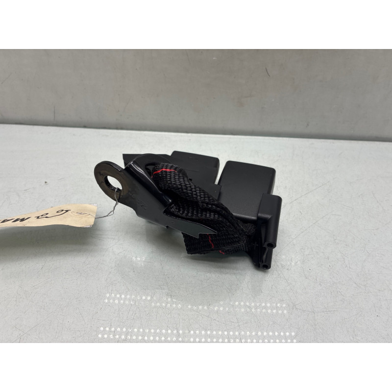 Attache ceinture arriere droit RENAULT CLIO 3 Photo n°1