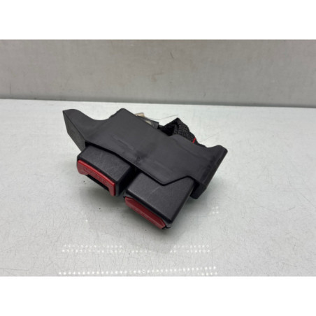 Attache ceinture arriere droit RENAULT CLIO 3