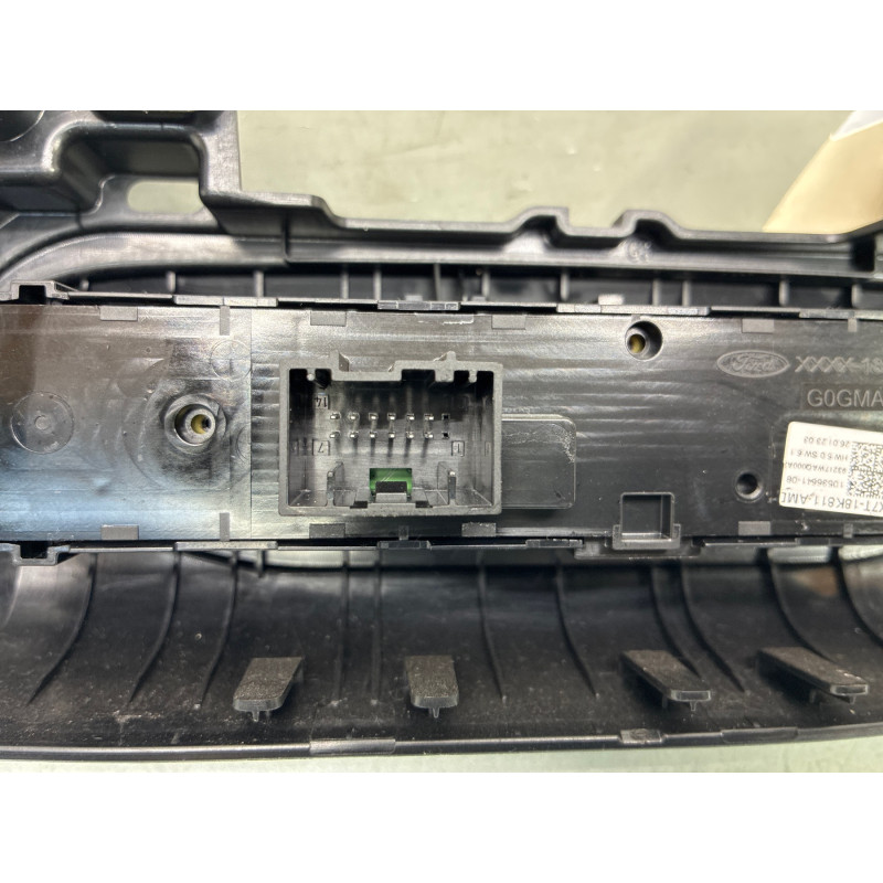 Commande autoradio FORD FOCUS 4 Photo n°1