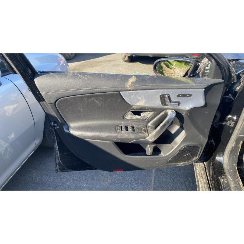 MERCEDES CLASSE A 177 PHASE 2 200 1.3i - 16V TURBO HYBRID Photo n°9
