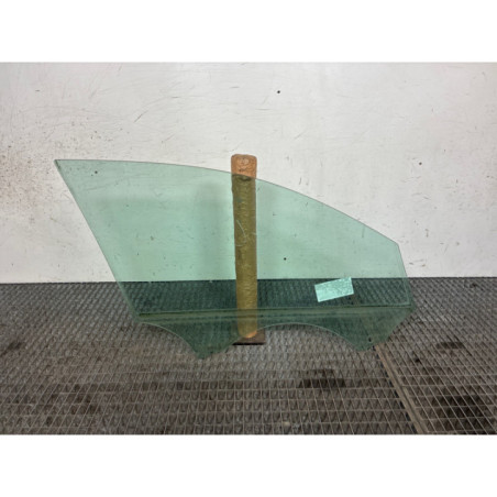 Vitre avant gauche AUDI A4 3