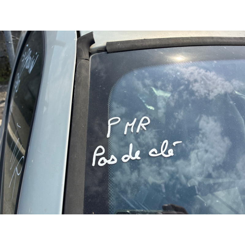 Vitre avant droit RENAULT CLIO 2 Photo n°19
