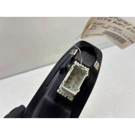 Interrupteur de leve vitre avant droit PEUGEOT 208 1