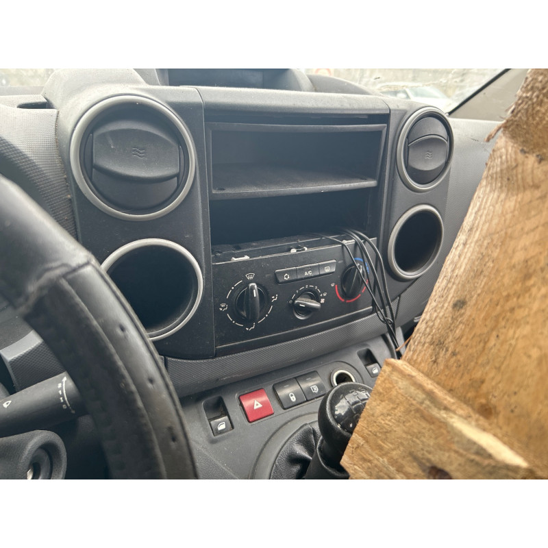 Custode avant gauche (porte) PEUGEOT PARTNER 1 Photo n°8