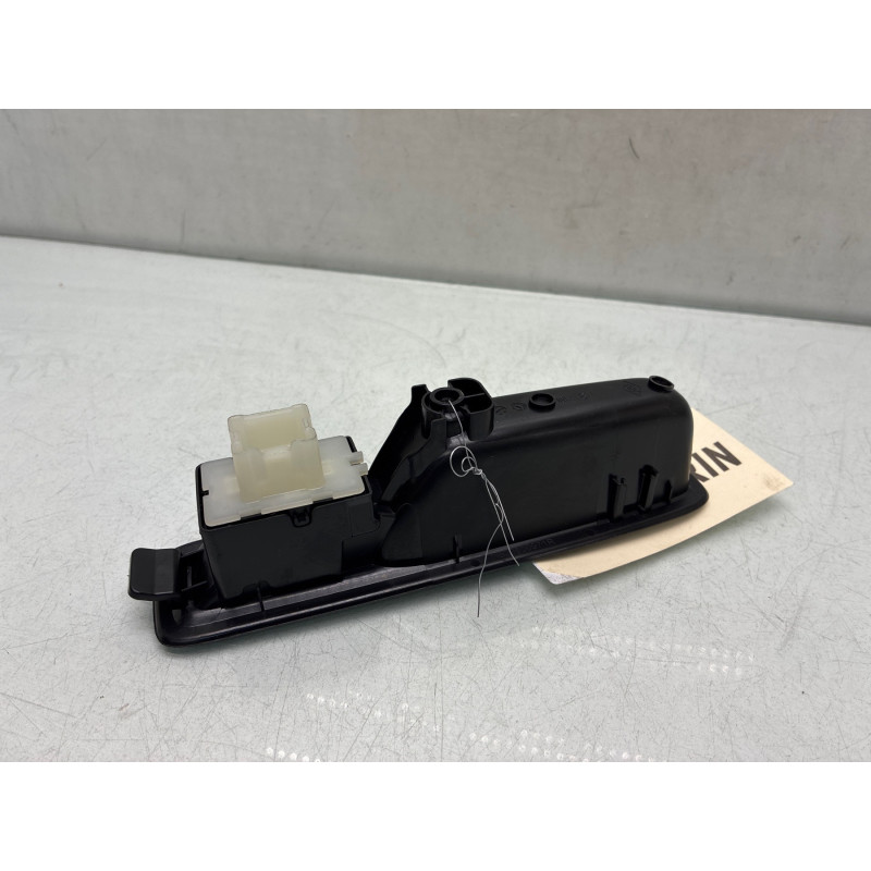 Interrupteur de leve vitre arriere gauche DACIA SANDERO 3 STEPWAY Photo n°3