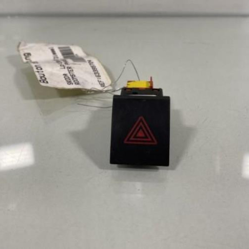 Bouton de warning SKODA ROOMSTER Photo n°1