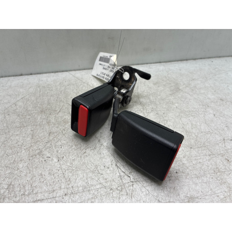 Attache ceinture arriere droit PEUGEOT 2008 1 Photo n°4