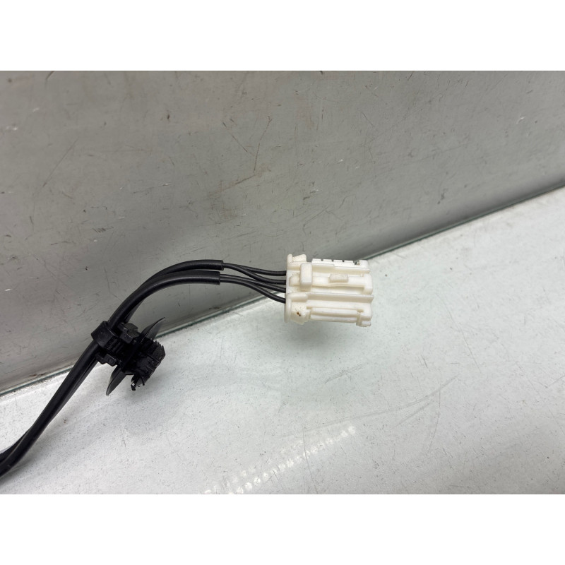 Attache ceinture arriere droit PEUGEOT 308 2 Photo n°4