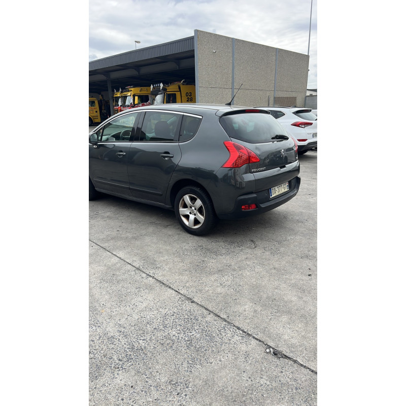 Attache ceinture arriere gauche PEUGEOT 3008 1 Photo n°7