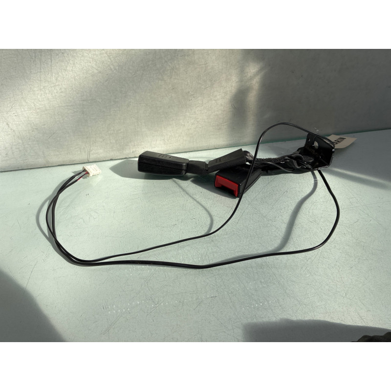 Attache ceinture arriere droit PEUGEOT 3008 1 Photo n°2