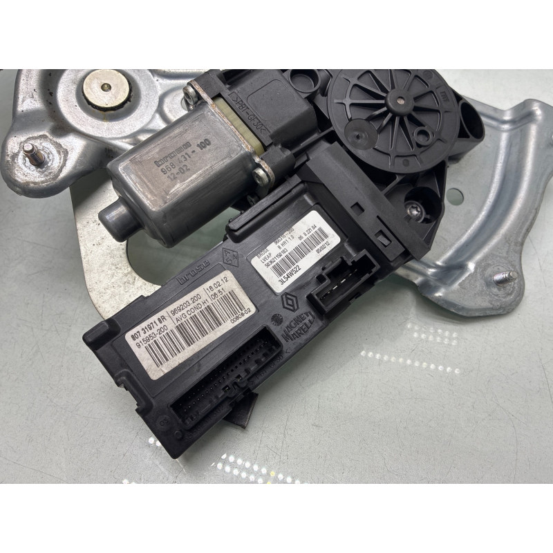 Leve vitre electrique avant gauche RENAULT SCENIC 3 Photo n°3