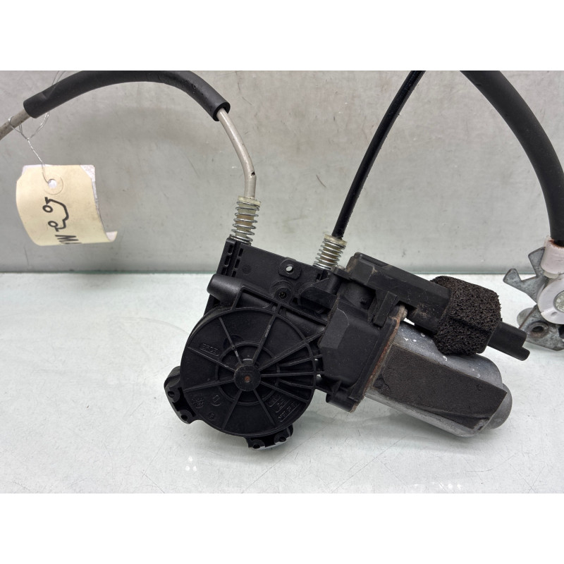 Leve vitre electrique avant gauche RENAULT MEGANE 2 Photo n°1