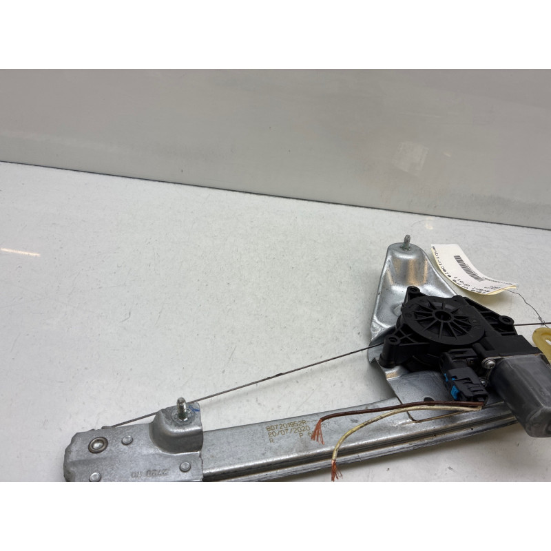 Leve vitre electrique avant droit DACIA DUSTER 2 Photo n°3