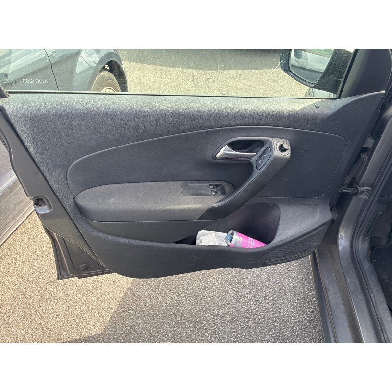 VOLKSWAGEN POLO 5 PHASE 1 1.2i - 12V Photo n°18
