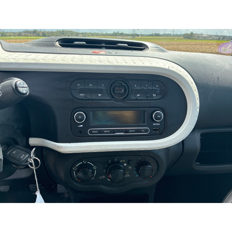 RENAULT TWINGO 3 PHASE 1 1.0i - 12V SCE 70 Photo n°30