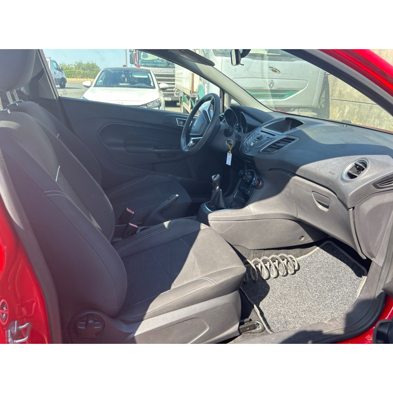 FORD FIESTA 6 PHASE 2 1.0i - 12V TURBO Photo n°17
