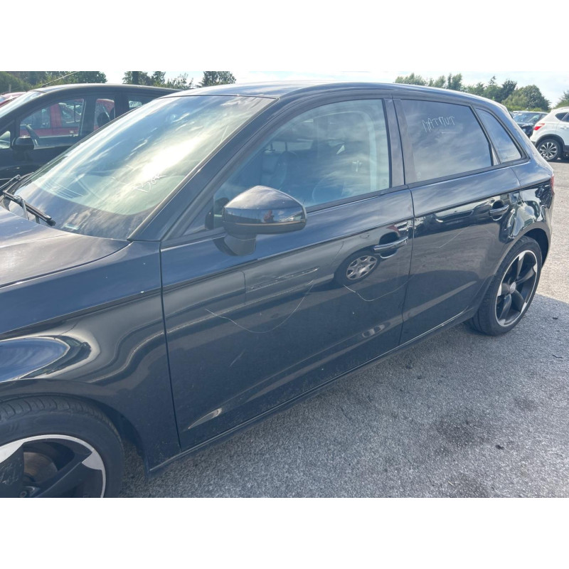 AUDI A3 3 SPORTBACK PHASE 2 2.0 TDI - 16V TURBO Photo n°5