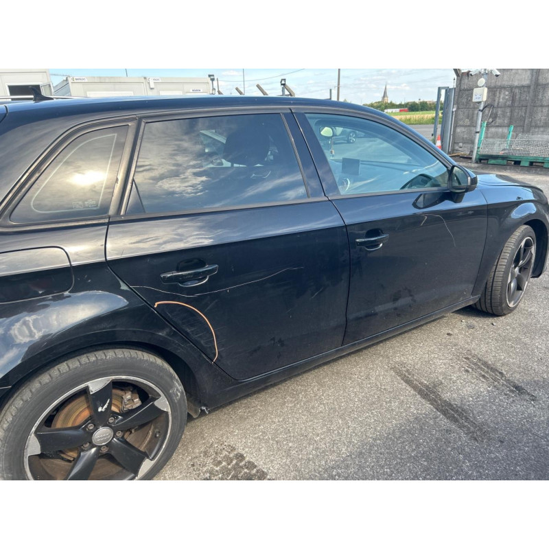 AUDI A3 3 SPORTBACK PHASE 2 2.0 TDI - 16V TURBO Photo n°12