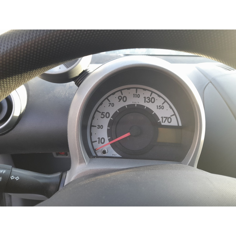 PEUGEOT 107 PHASE 1 1.4 HDI - 8V TURBO Photo n°10