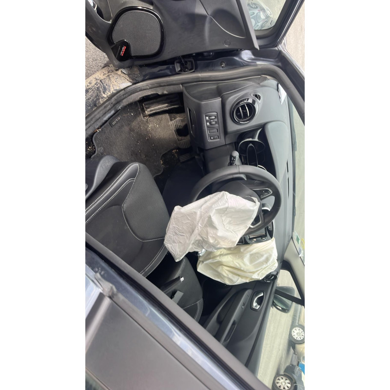 RENAULT CLIO 4 PHASE 2 1.5 DCI - 8V TURBO Photo n°11