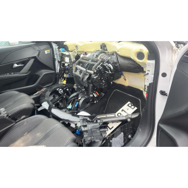 PEUGEOT 208 2 PHASE 1 1.2 PURETECH - 12V TURBO Photo n°1