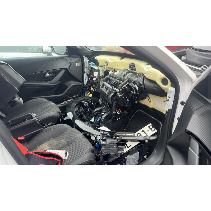 PEUGEOT 208 2 PHASE 1 1.2 PURETECH - 12V TURBO Photo n°3