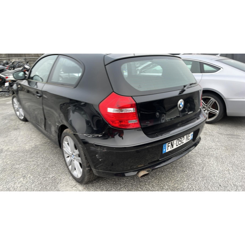 BMW SERIE 1 E81 116i 2.0i - 16V Photo n°14