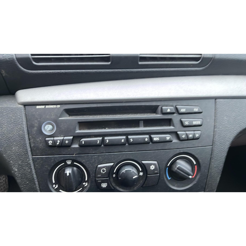 BMW SERIE 1 E81 116i 2.0i - 16V Photo n°15