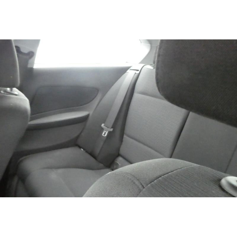 BMW SERIE 1 E81 116i 2.0i - 16V Photo n°16