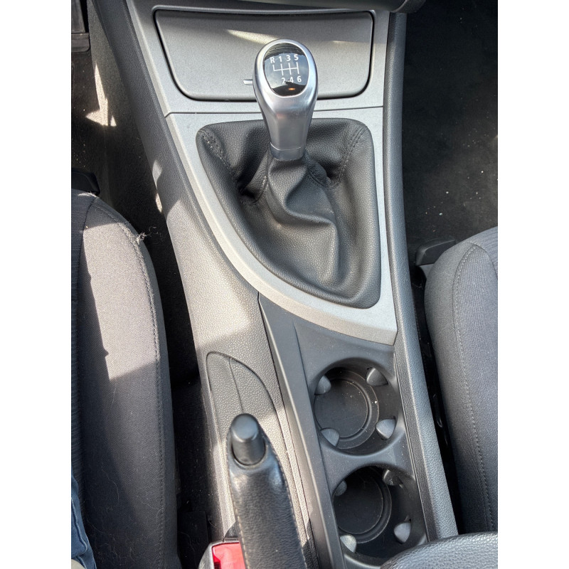 BMW SERIE 1 E81 116i 2.0i - 16V Photo n°24