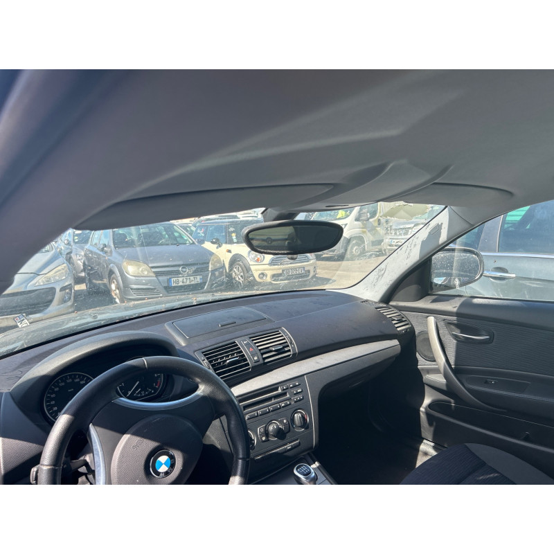 BMW SERIE 1 E81 116i 2.0i - 16V Photo n°33