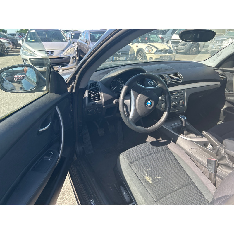 BMW SERIE 1 E81 116i 2.0i - 16V Photo n°40