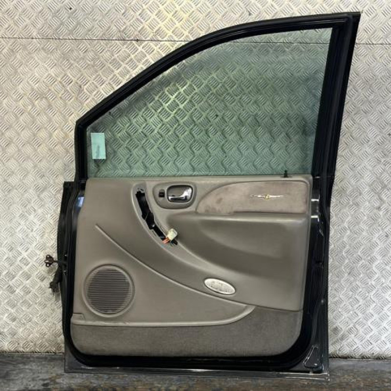 Porte avant droit CHRYSLER GRAND VOYAGER 4 Photo n°3
