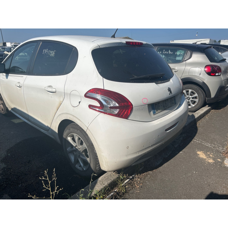 Feu arriere stop central PEUGEOT 208 1 Photo n°17